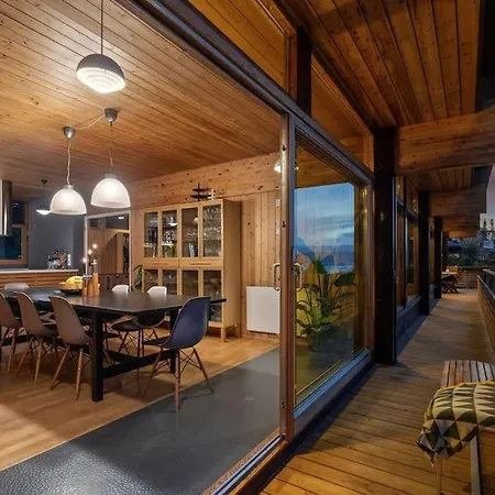 Designehouse With A View Skivm25